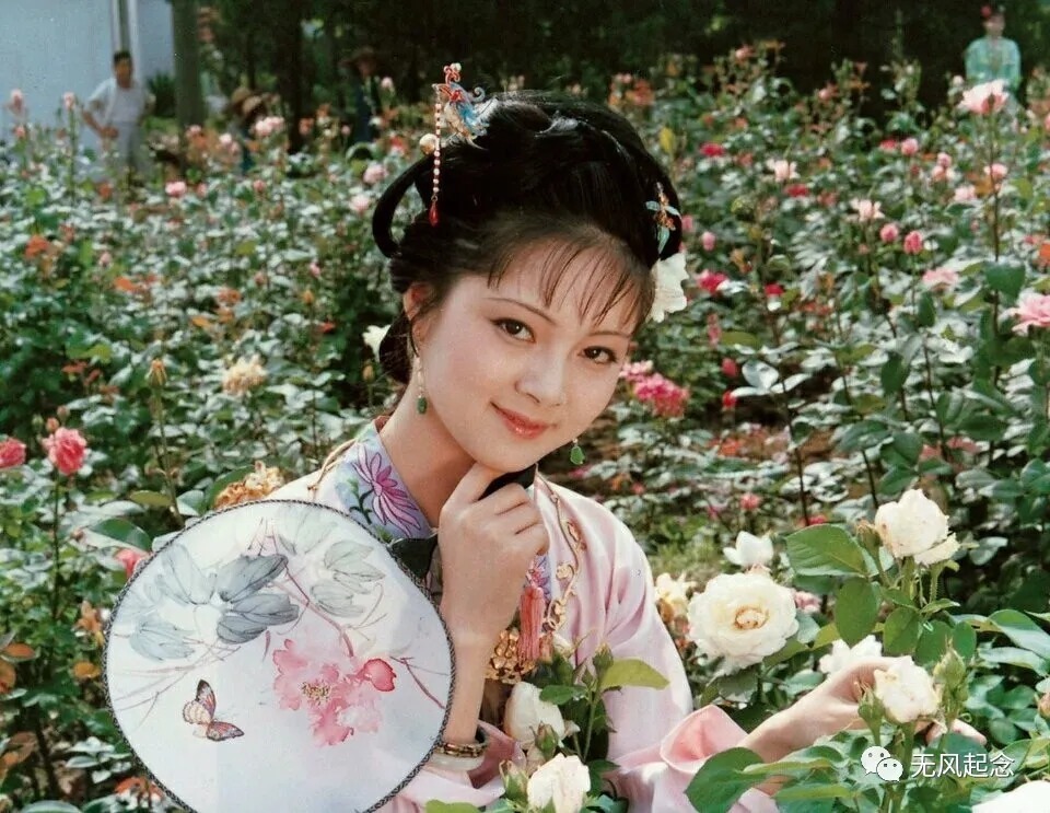 脂砚斋#薛宝钗对贾宝玉是真爱吗?书中的一个小细节,暴露其真实想法