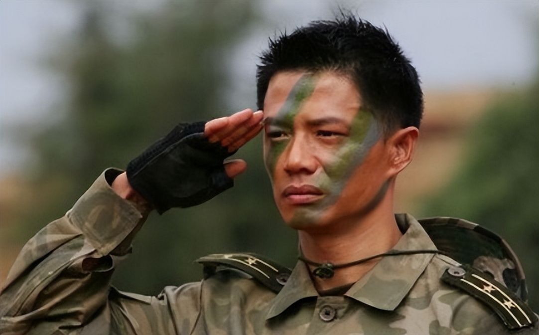 王宝强拒演李晨险些丧命士兵突击如何成为军旅片之王