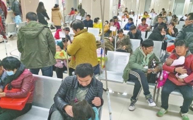 咳嗽|娃生病排号排到800多,宝妈崩溃投诉,儿科医生自“作”自受