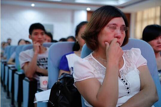 孩子|小学生作文《给妈妈的信》,老师含泪读完:父母再累都值得