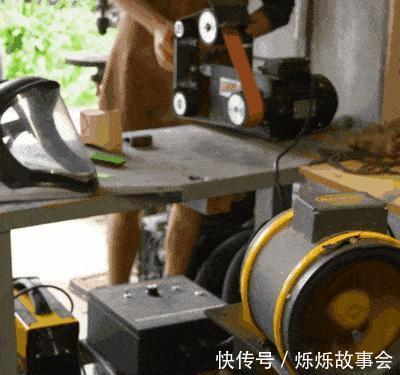 为了验证商场测体温是不是形式,油管博主把脑门捂到48度