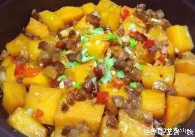 家庭聚会上，老婆做了一桌子菜，我最喜欢这几道菜，菜谱分享给你