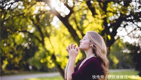 那些过了40岁的女人,两人之间的差距,是靠什么拉开的?