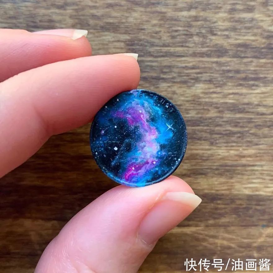 小画&她在硬币上画画,满满的都是细节,网友直呼爱了爱了