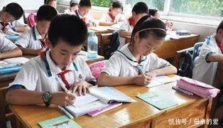 孩子数学99，语文91，依然排班级倒数第二名，宝妈哭诉：该怎么办