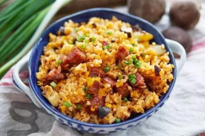 冬天吃腊肠，试试这4种做法，个个都好吃，换着吃不腻，快来学