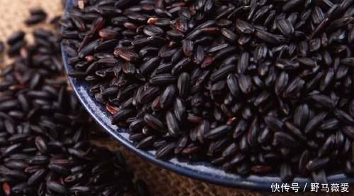 红豆|煮黑米粥时加一宝,每天一碗,血管畅通无阻,淡化皱纹,紧致肌肤