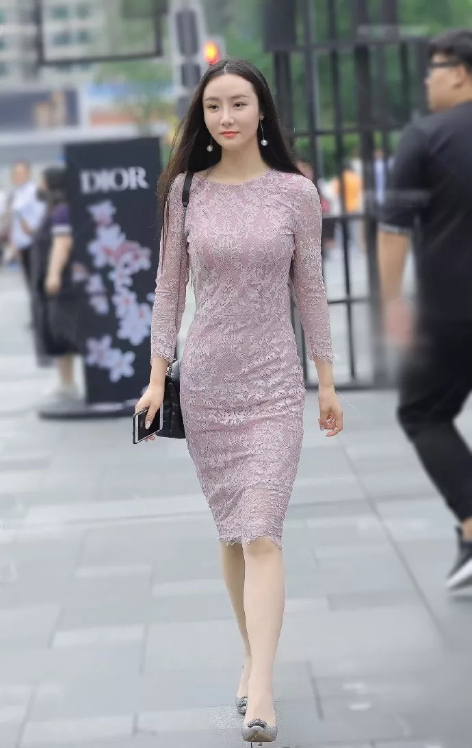 时尚穿搭|高跟鞋时尚穿搭,展现出女生迷人的身姿