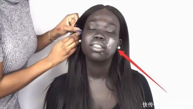 非洲女人要打多少BB霜才能变白？化妆结束后，这效果彻底服了