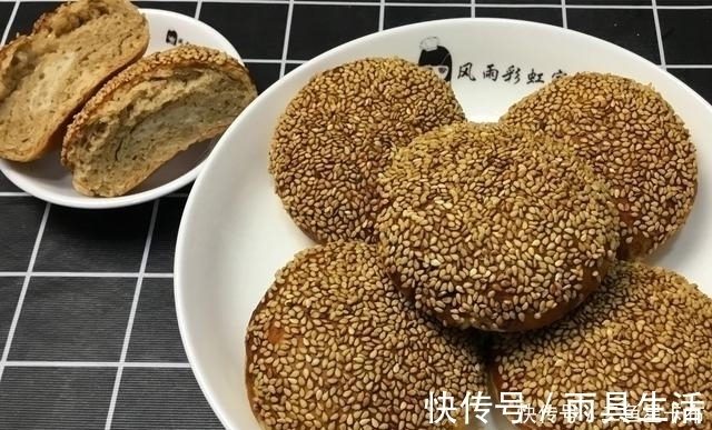 麻酱|想吃麻酱烧饼吗老阿姨教你自己在家做,酥脆香甜,个个鼓大包