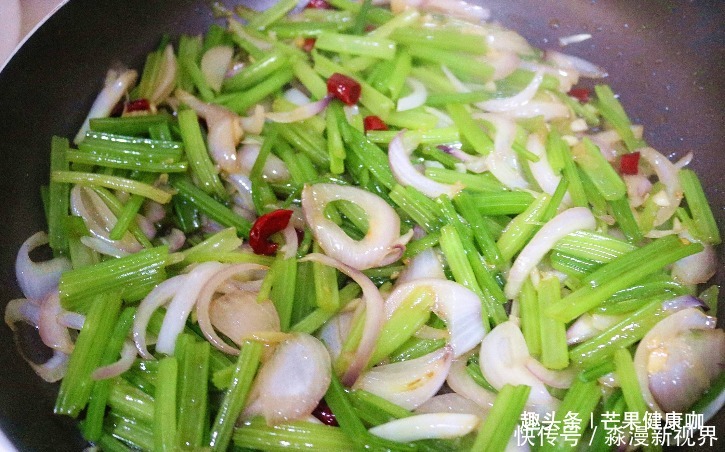 缺铁性贫血|女性大姨妈期间,最适合吃的6种食物,缓解痛经、补血安神