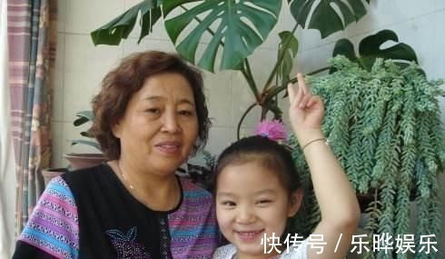 奶奶|妈妈大意使3岁幼儿中毒,奶奶一个动作救了孩子,医生都称赞不已