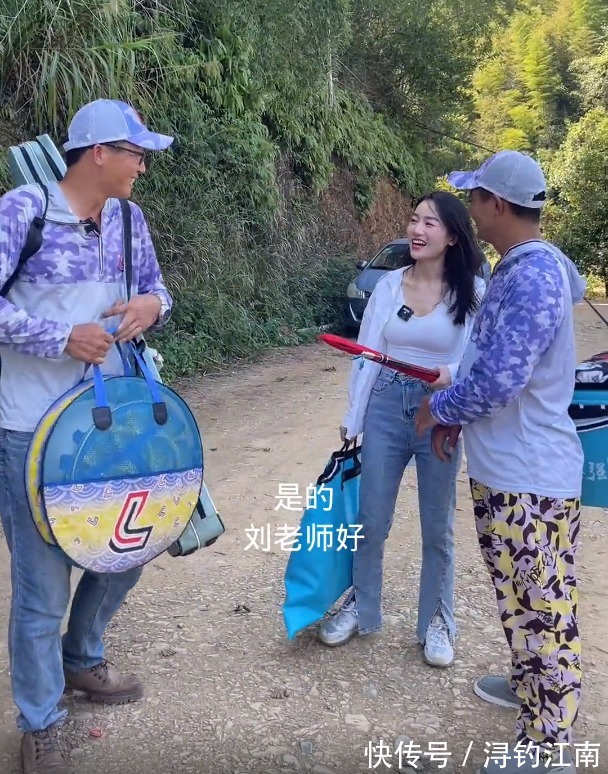 邓刚带女徒弟“盘老板”,刘志强不慎落水,网友:掌握了流量密码