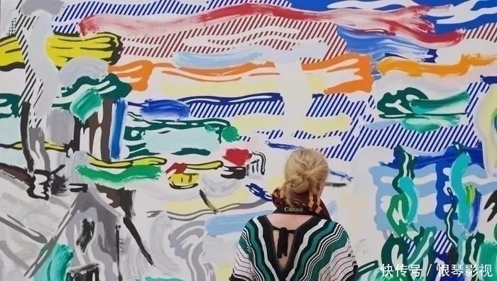 名画&他花2年时间,拍下1000个“撞衫”的人:撞衫不可怕,可怕的是……