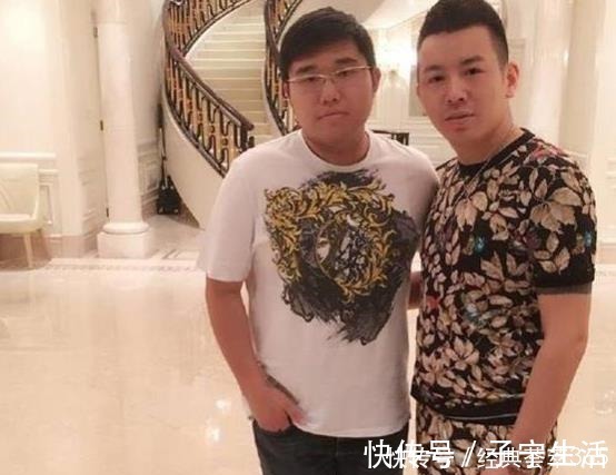 城墙|带你看看李嘉诚住的豪宅,房子四周都是山林,房子外墙坚固如城墙