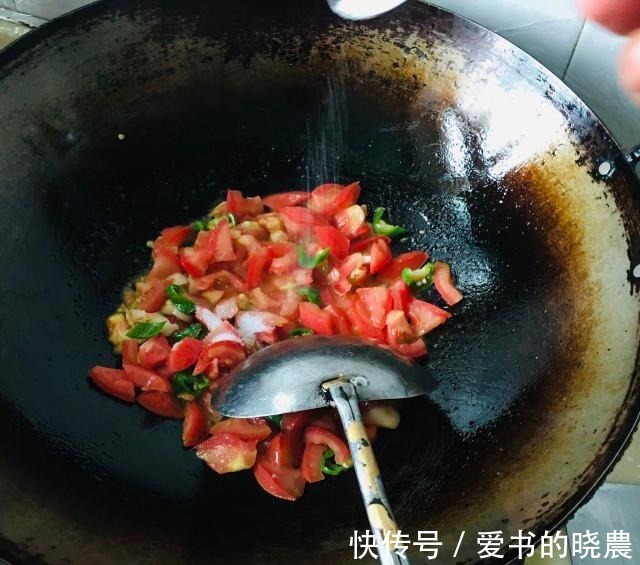 面条|西红柿鸡蛋拌面，一款简单美味的家常拌面，极易上手！