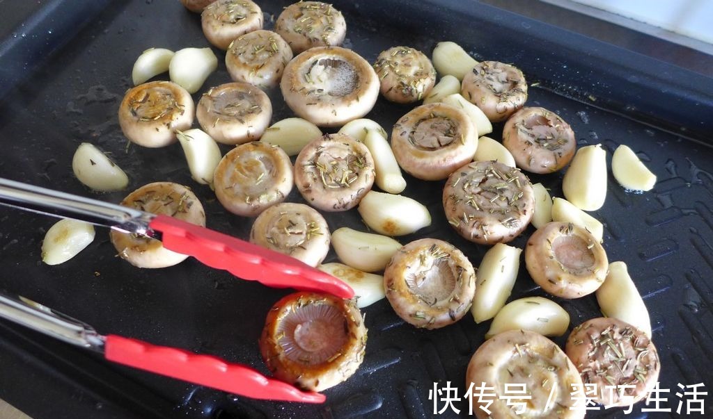 蒜瓣|夏天和烧烤更配,自制烤口蘑,好吃又美味