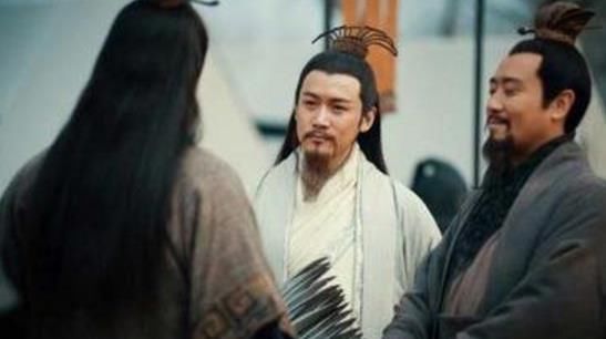 此人|此人在三国演义中一句台词都没有, 可他死后, 刘备亲自为他守灵