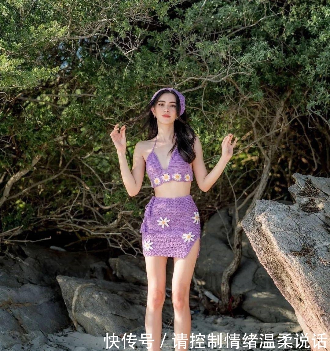 2021年第一套绝美气质穿搭:丝绒裙+毛衣!!!