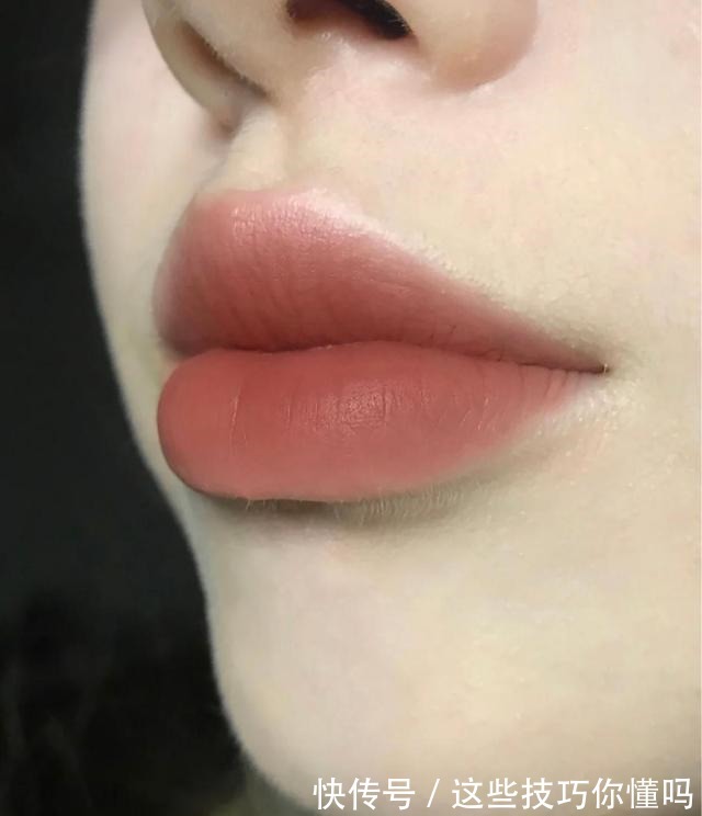 断货王 2021口红别再涂红棕色了,今年流行奶棕色,显白高级又优雅!