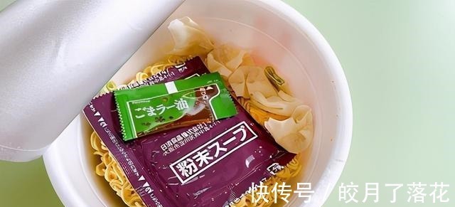 馄饨|《鬼灭之刃》与「出前一丁」联名推出13款角色包装泡面！