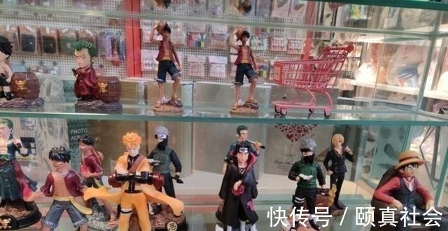 艾斯|一件山寨手办,一笑而过,一堆山寨手办,我勒个去