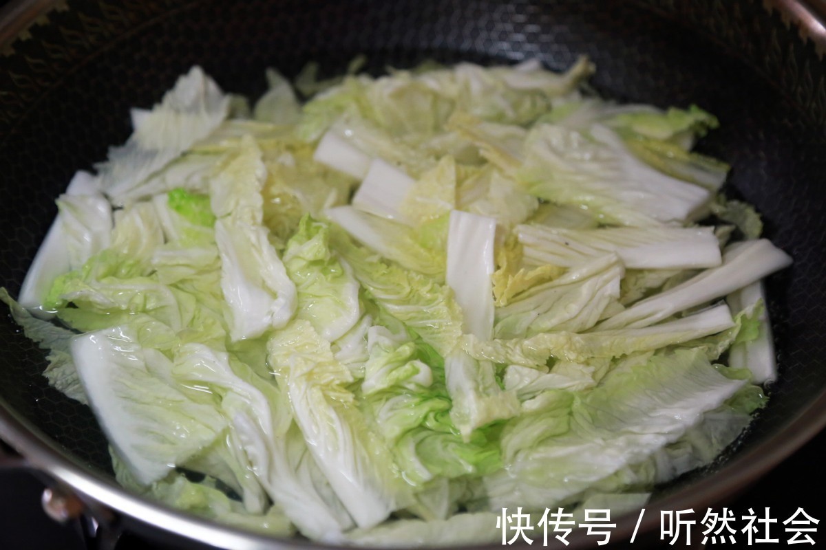 味道|别小看这白菜了,蒸着吃味道更鲜美,简单易学