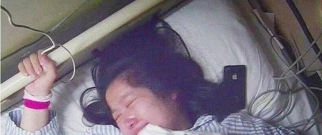 孕妈|俄罗斯最强产妇:海里游个泳就把娃生了,生娃都这么有“战斗力”