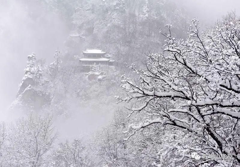 崆峒山下雪了，陪我去一趟可好？