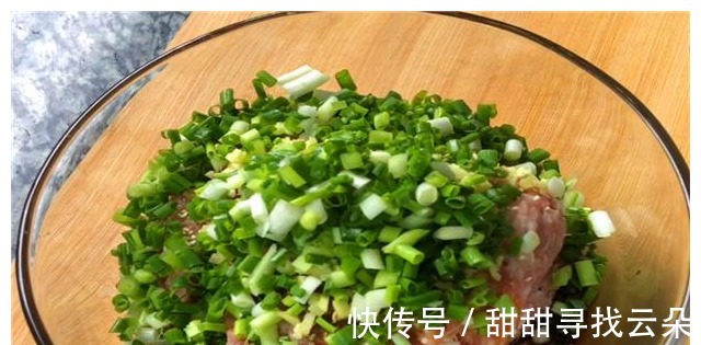 猪腱子|做肉馅是加水还是加油很多人都错了，多做这一步，饺子鲜嫩多汁！