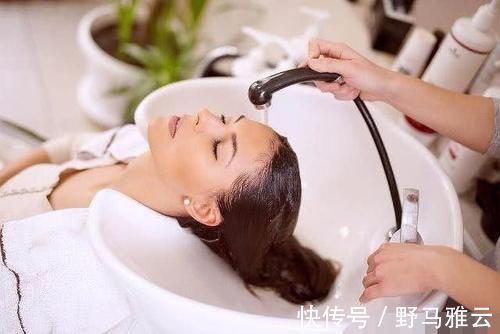 桑叶|白发多别忙拔,洗头时加点它,白发悄悄黑回来,还能防“脱发”