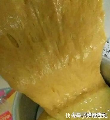 做发糕既不是普通面粉也不是糯米粉,一直用错,难怪蓬松不起来