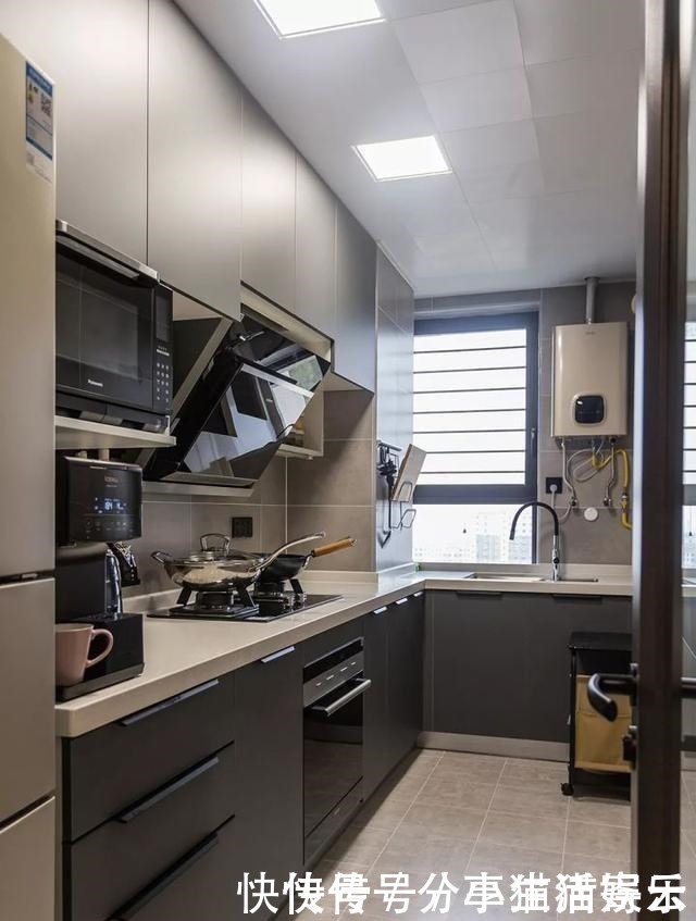 胡桃色|她家仅65㎡,收纳做到极致,每个空间都吸引着我,太美了!