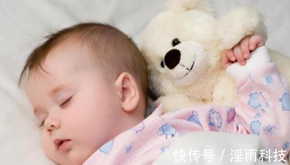 睡眠质量|宝宝睡醒后的3类行为,暗示大脑发育很优秀,将来是个学习的料