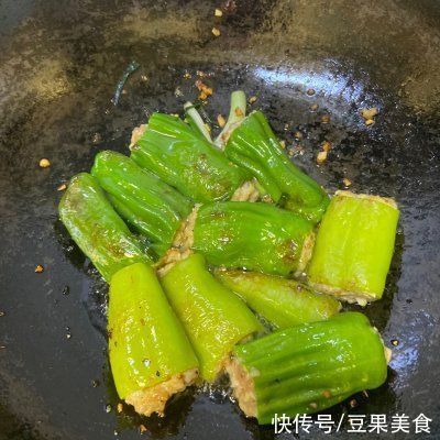  年夜饭易上手大菜-青椒酿肉