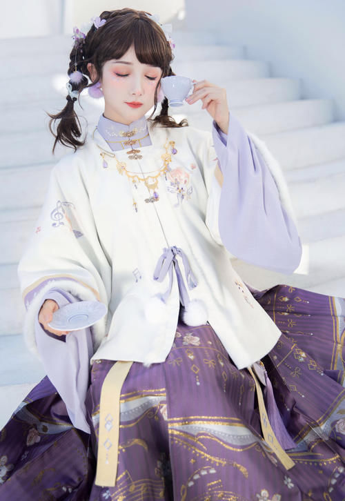 被“芋泥啵啵味”的汉服美到了，梦幻又精致，谁穿谁可爱