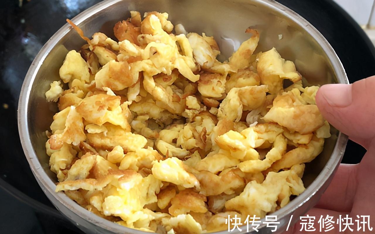 饺子|天凉多吃莲藕好，试试莲藕饺子，很多人没吃过，皮薄馅大口感好