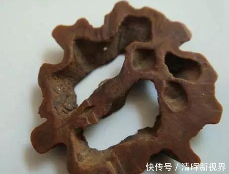 文玩核桃整个的很常见,但您见过切开来盘玩的吗