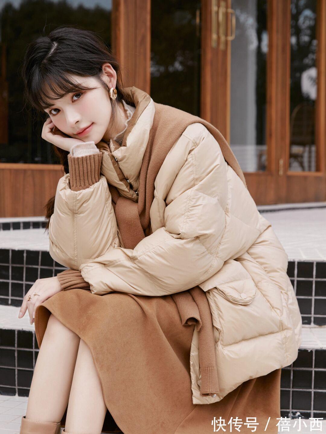 搭配|冬季穿衣无需复杂,用“羽绒服”打造好气质,保暖与时尚都有了