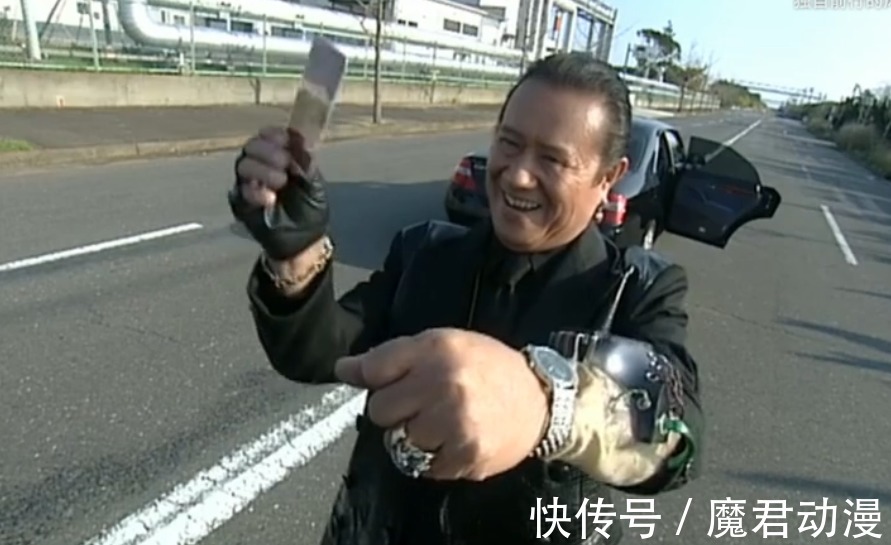 种族|假面骑士剑:1万年前的种族之战,人类不死兽是如何获胜的?