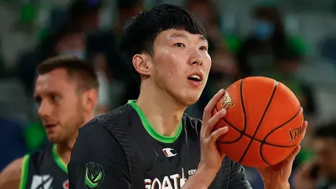 nbl|高开低走被一新援挤压,周琦NBL联赛陷入瓶颈,重返NBA真没戏了?