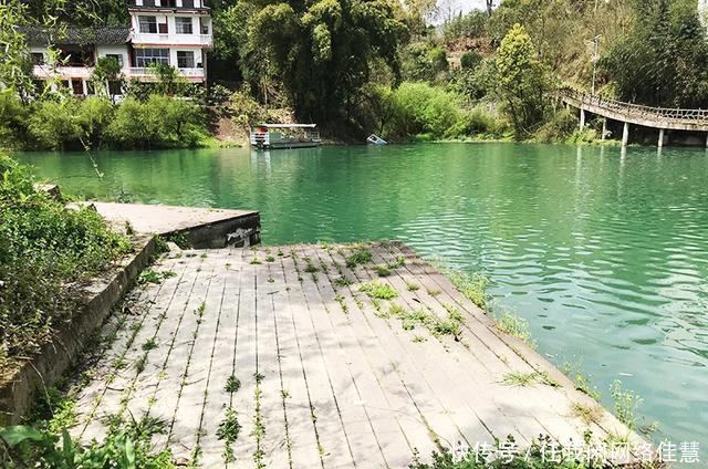 政府出资修钓台,提供垂钓好去处!享受的同时莫忘自觉,方能长久