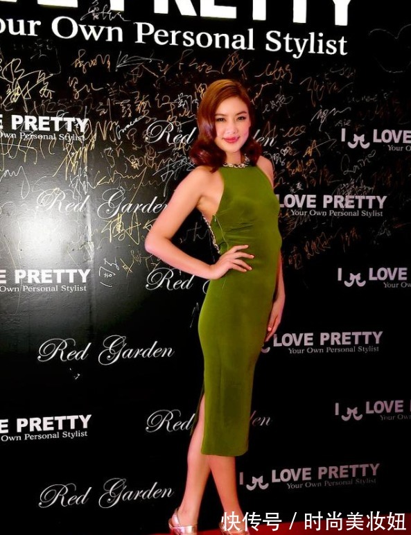 搭配|乐基儿造型太成功,穿红色蛋糕裙显瘦又高级,单靠气质就赢了