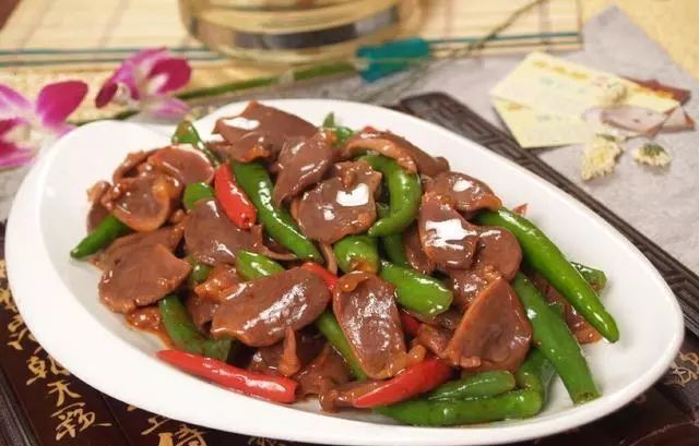 翅膀|鸡肉最美味的部分其实是它,而不是它的腿或翅膀