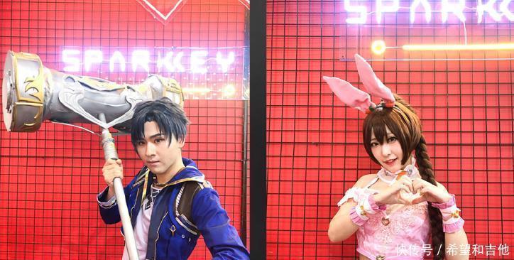 微发|秦时官微发漫展cos图,被指“不务正业”,粉丝催更,小六还流吗!