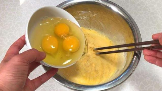 半斤面粉,3个鸡蛋,这样简单一做,比蛋糕香,爱吃面食的收藏