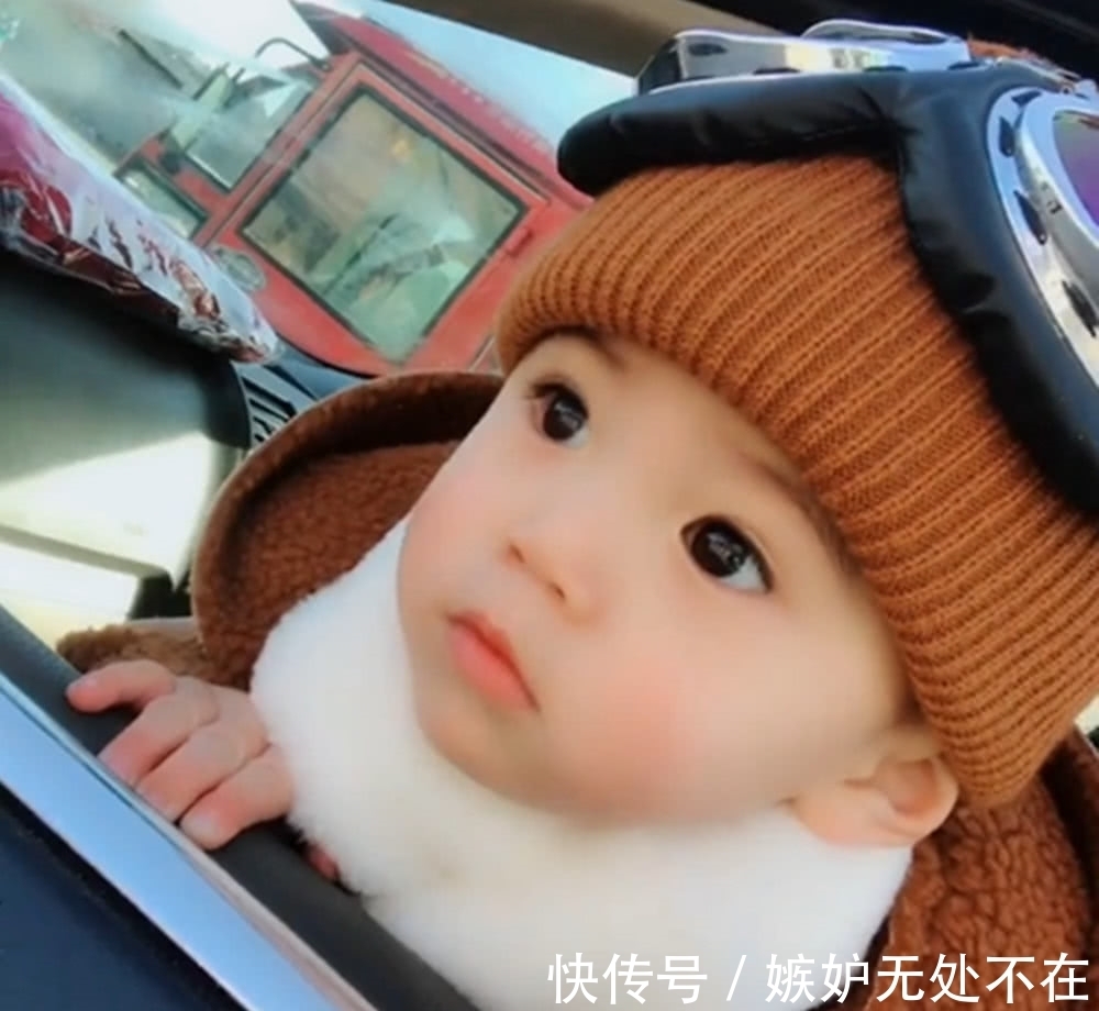 爸爸回来|爸爸出去买菜,宝宝在车上等着,太可爱了