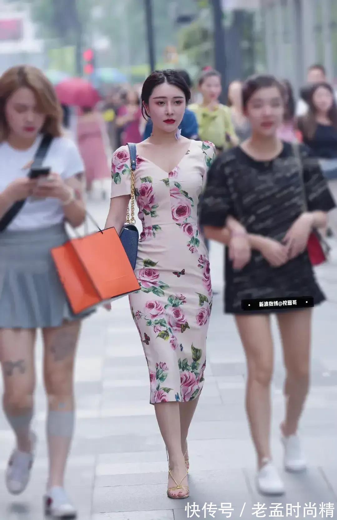 穿搭 街拍美图:连衣裙穿搭的小姐姐们