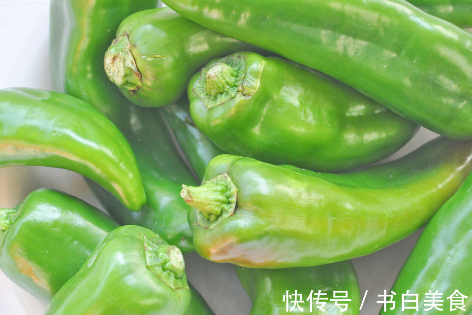 青椒|做虎皮青椒时,切记不要先倒油,难怪不起皮也不入味,口感很差