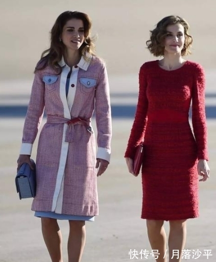 甜美|约旦王后太会穿!800元毛衣外搭2000大衣,保暖减龄还甜美大气